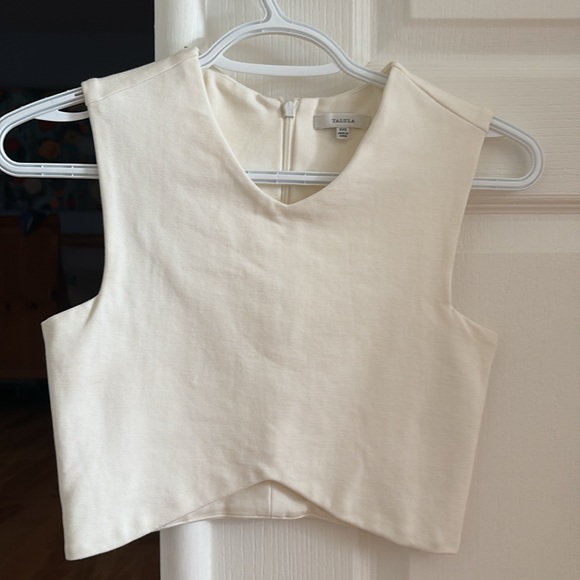 Aritzia White Fitted Crop Top - Picture 4 of 6